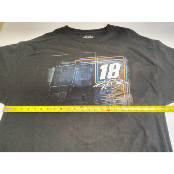 Joe Gibbs Racing Kyle Busch 18 M&M 2017 NASCAR T-Shirt Black Men's 2XL - Picture 8 of 9